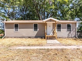 209 S Walnut St, Centerview, MO 64019