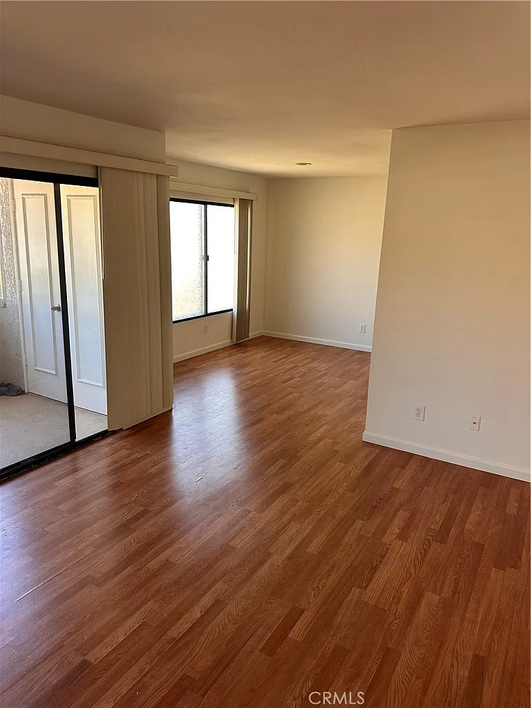 2 bed, 956 sqft, $2,700 — Photo 3
