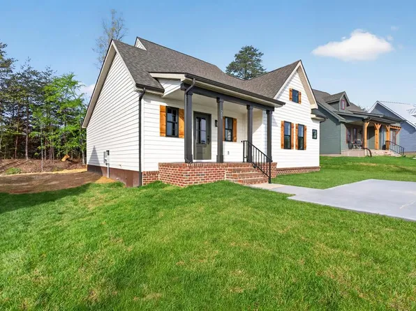 209 Zion Dr, Farmville, VA 23901