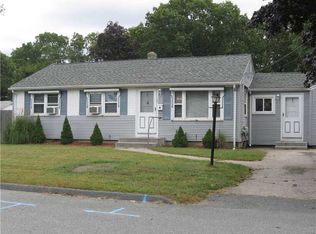 130 Dickens St, Warwick, RI 02886