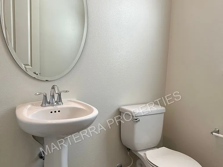 32 Canoe — Photo 9