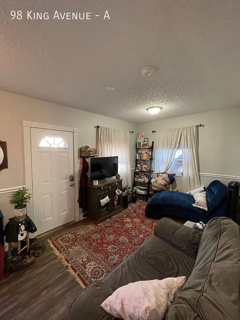 1 Bed 1 Bath Close to OSU Med Campus - Available Fall — Photo 2