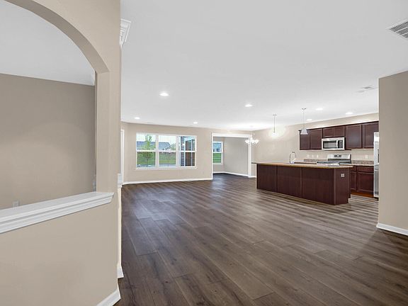 5th image of 2956 Brisbane Dr