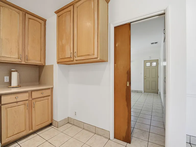 1007 Monterey Rd — Photo 15