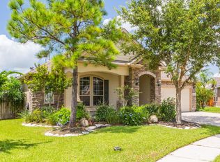 204 Bailey Brook Ln, Dickinson, TX 77539
