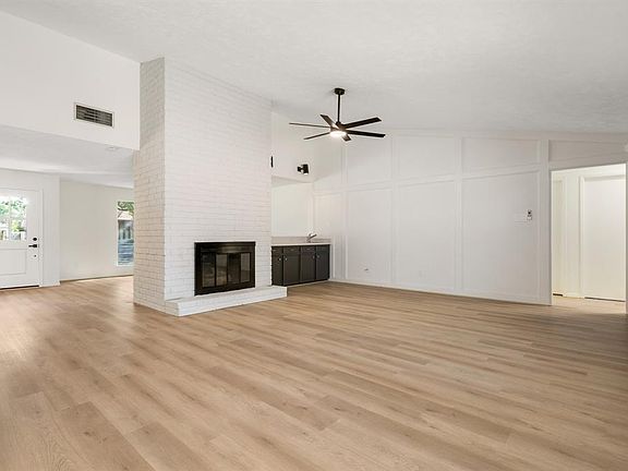 3rd image of 21202 Park York Drive