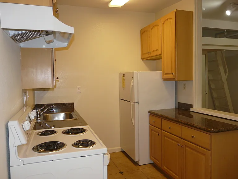 315 Easy St #10 — Photo 7