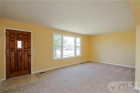 3rd image of 2805 Creekview Dr