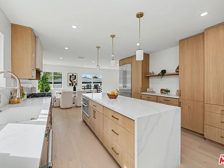 2831 Overland Ave — Photo 10
