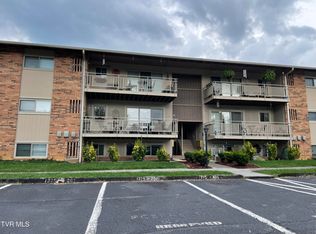 1225 Carriage Cir APT 303, Bristol, VA 24201