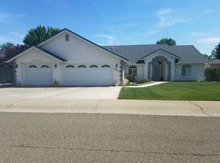 19471 Posey Ln, Redding, CA 96003