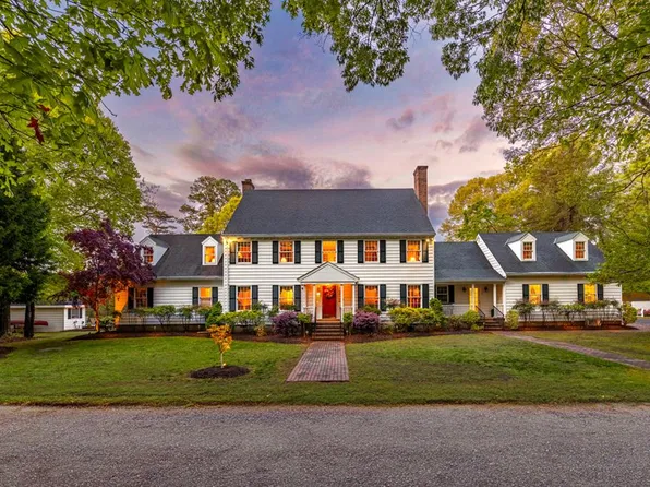 8429 Denwood Rd, Franktown, VA 23354