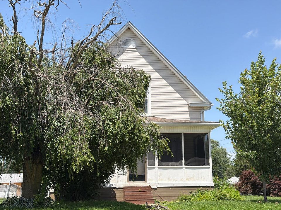 1st image of 1063 E Chestnut St
