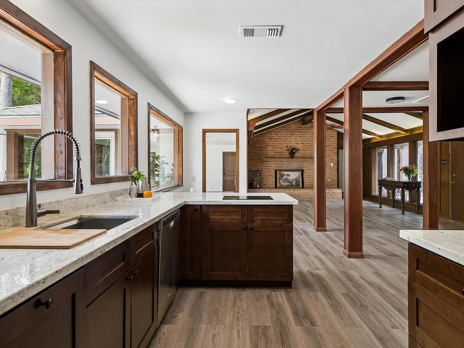 5 bed, 4.5 bath, 3098 sqft, $4,100 — Photo 4