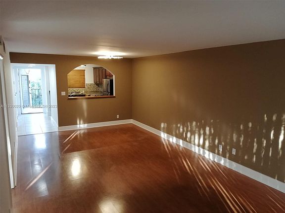 4th image of 613 S State Road 7 APT 2B