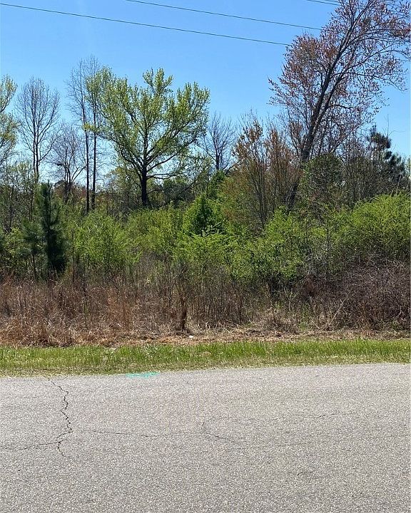 2nd image of 370 McKay Dr