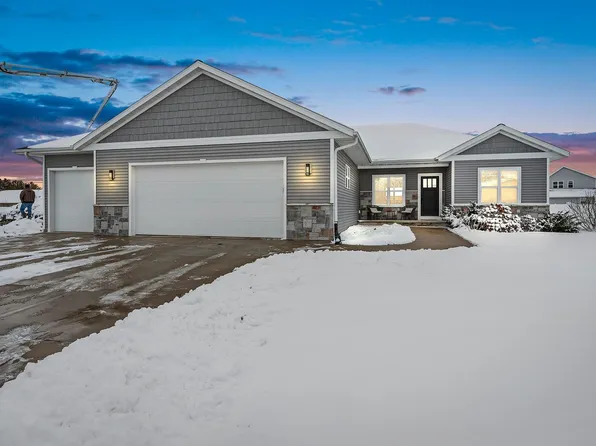 532 Patrick Ln, Pulaski, WI 54162