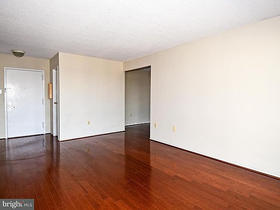 3rd image of 4500 S 4 Mile Run Dr APT 1212