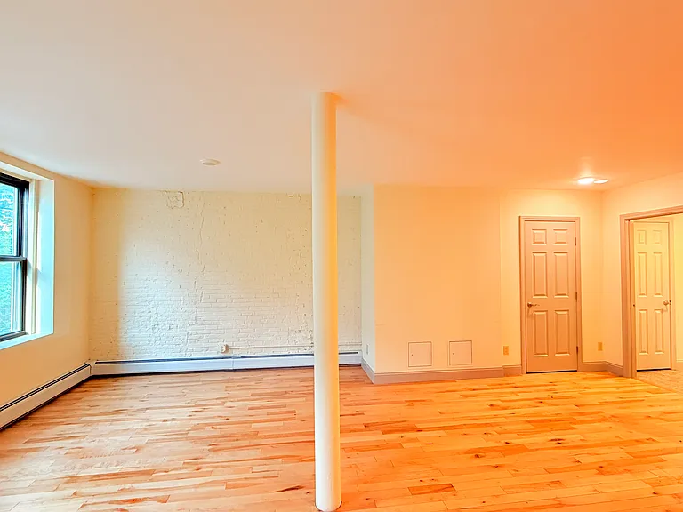 191 College St #203 — Photo 20