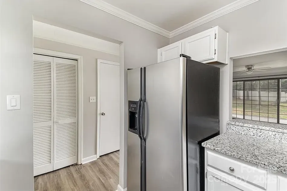 2 bed, 1018 sqft, $1,600 — Photo 4