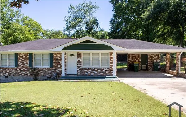 3 bed, 1200 sqft, $1,500 — Photo 2