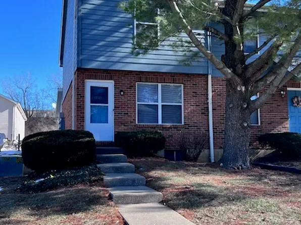 1676 Meyer Dr, Saint Charles, MO 63303