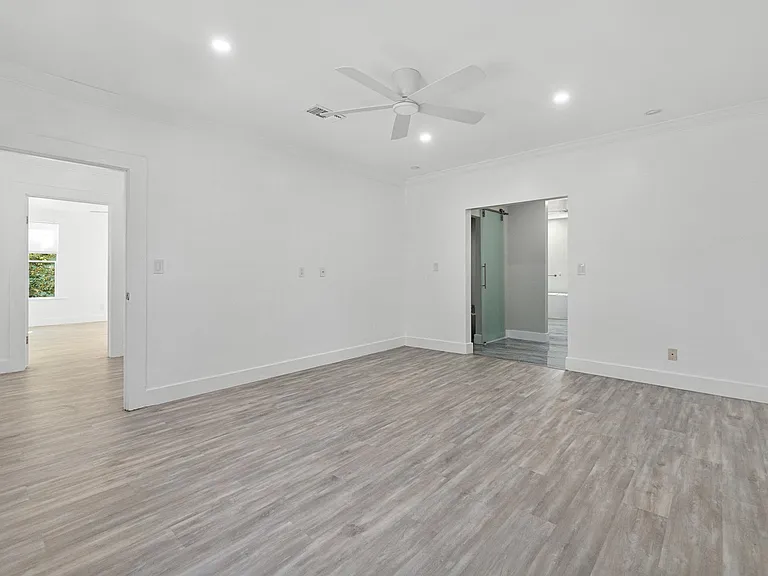 348 Charlotte St — Photo 16