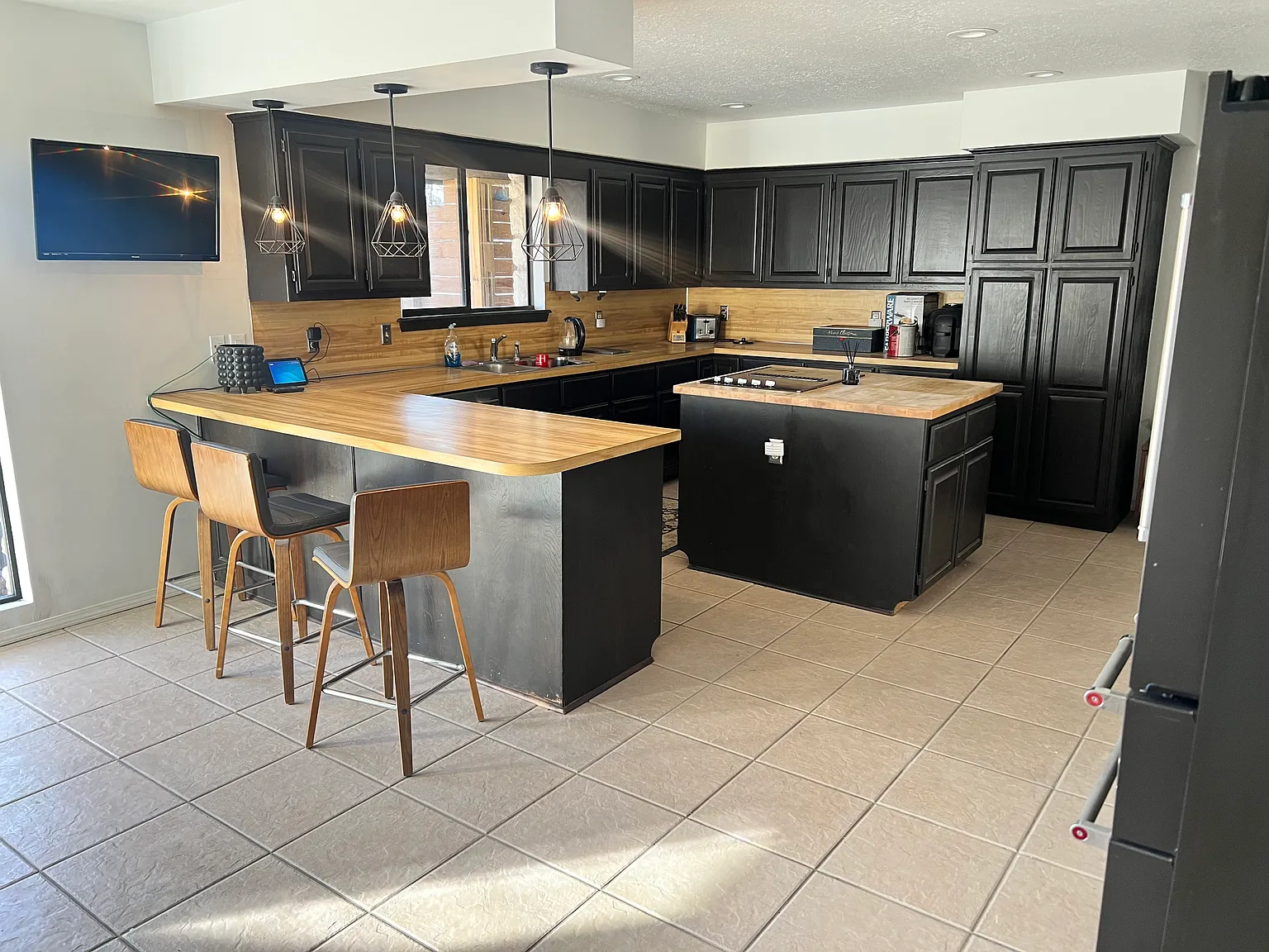 4 bed, 2885 sqft, $3,200 — Photo 4