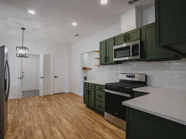8805 Barton Creek Dr, Rowlett, TX 75089