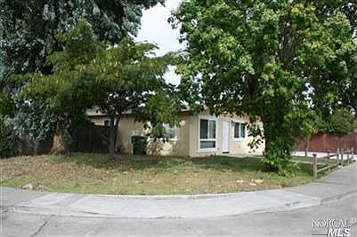 2nd image of 3 Montclair Ct