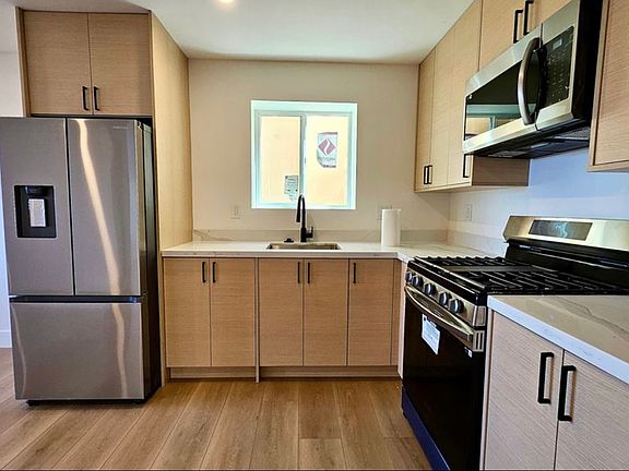 5th image of 16 Crestview Ave #2