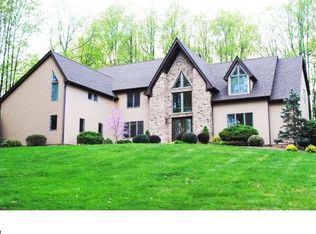 12 Harbourton Ridge Dr, Pennington, NJ 08534