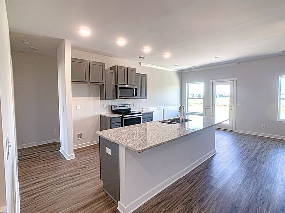 2nd image of 3208 Northfield Ln