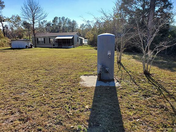 3rd image of 7987 Lake Drive