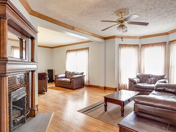 3rd image of 707 W Main St #20