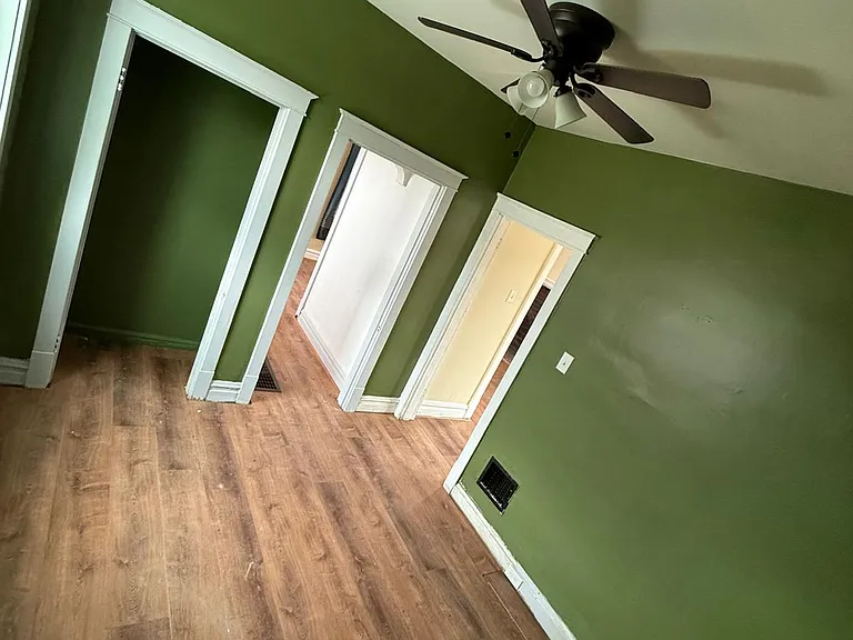 4872 San Francisco Ave — Photo 5