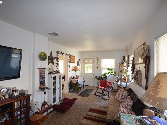 2nd image of 1410 E 12th St