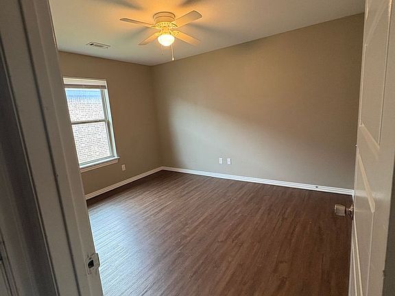 5th image of 901 Dallas St SW #1105