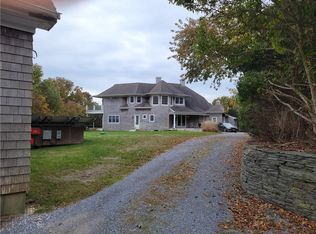 3 Marion Ct, Center Moriches, NY 11934