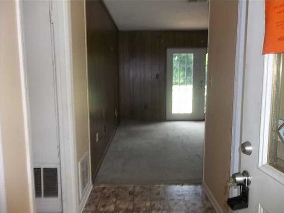 5th image of 5761 Darien Dr