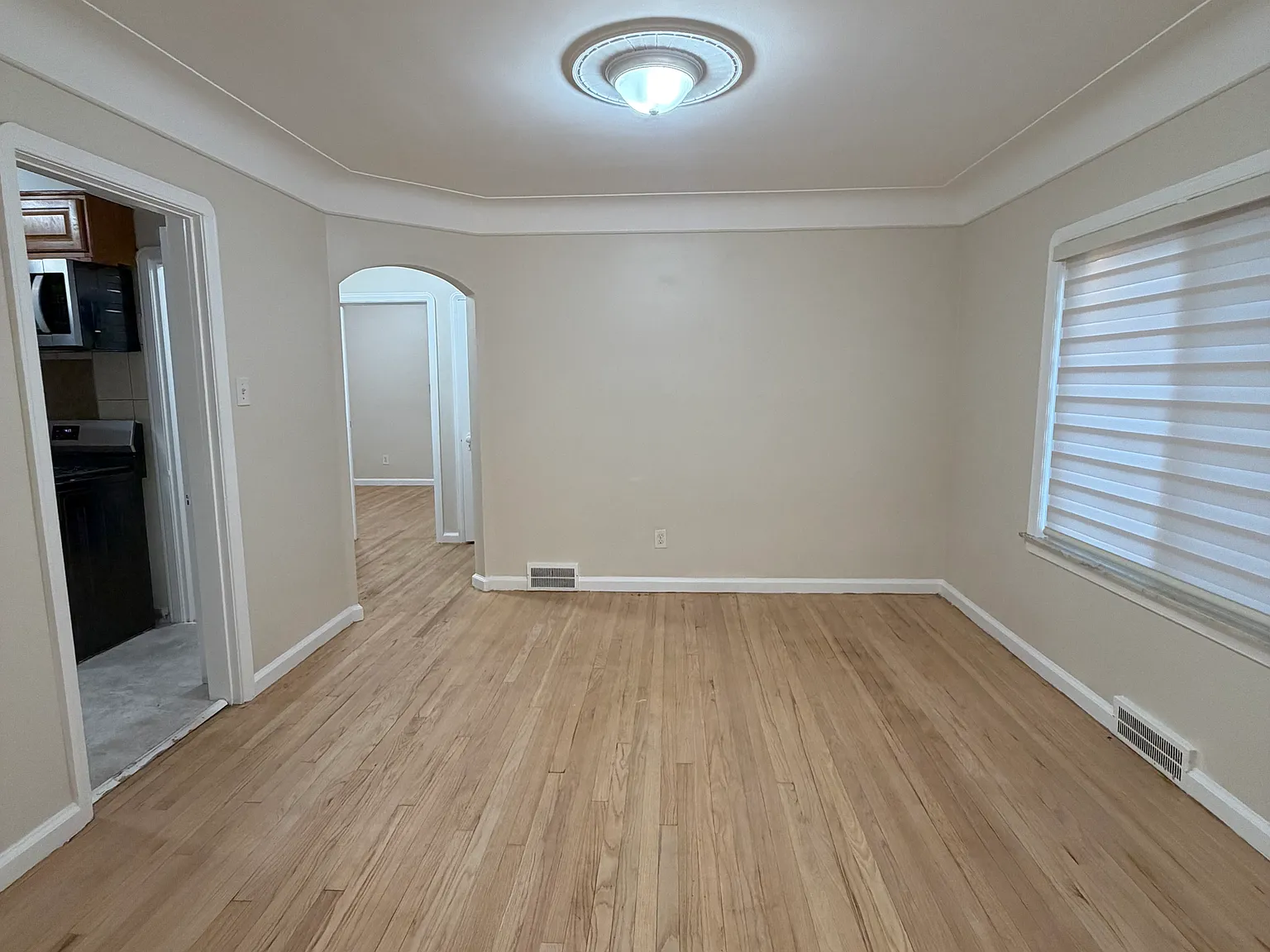 2 bed, 1000 sqft, $1,800 — Photo 4