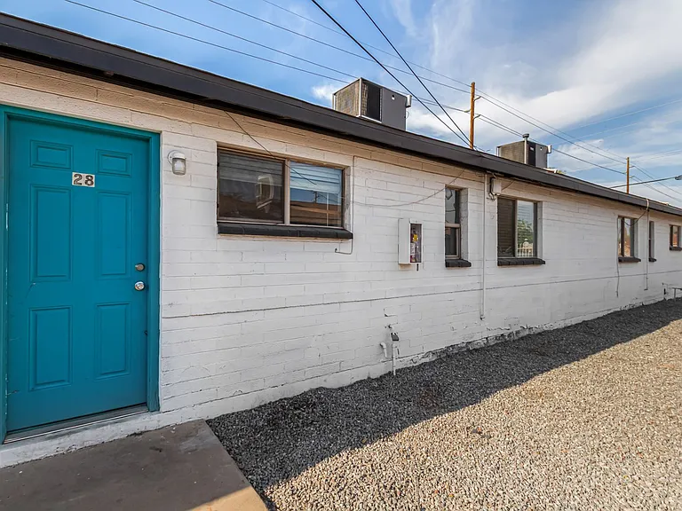 5525 N 27th Dr #17 — Photo 23