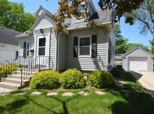 107 11th Ave NW, Rochester, MN 55901