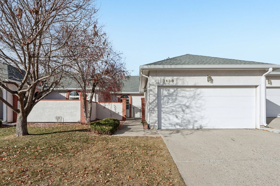 Soaring Bird Cir-S1311-001.jpg