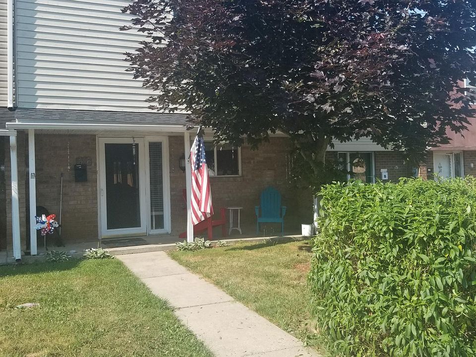 1st image of 416 Bethlehem Ct