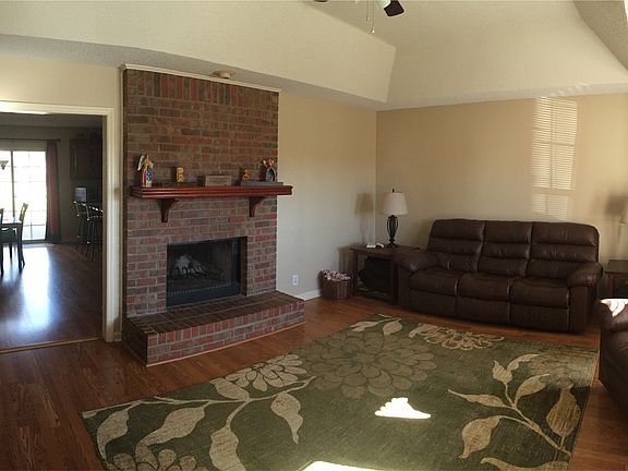 3rd image of 1307 Venessa Dr