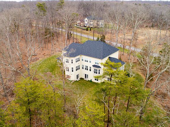 3rd image of 6510 Bull Run Woods Trl