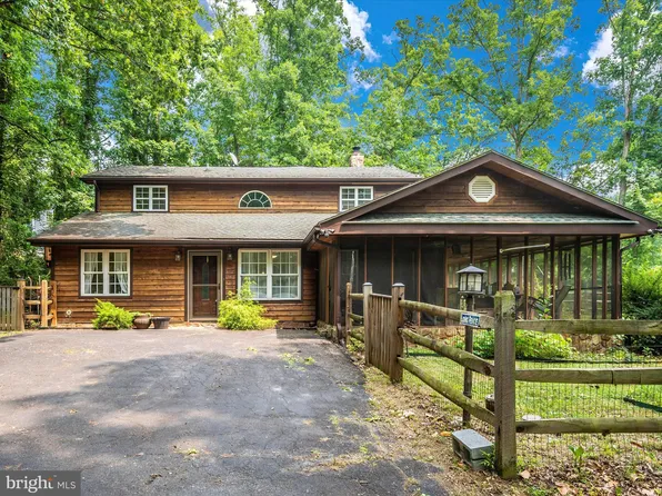 16 Gingerbread Ln, Harpers Ferry, WV 25425