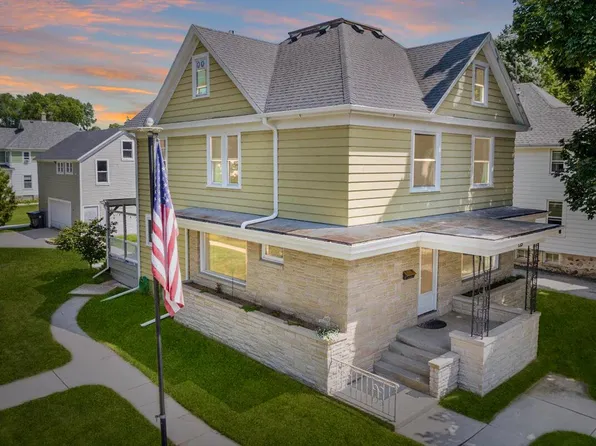 135 Fairview DRIVE, Plymouth, WI 53073