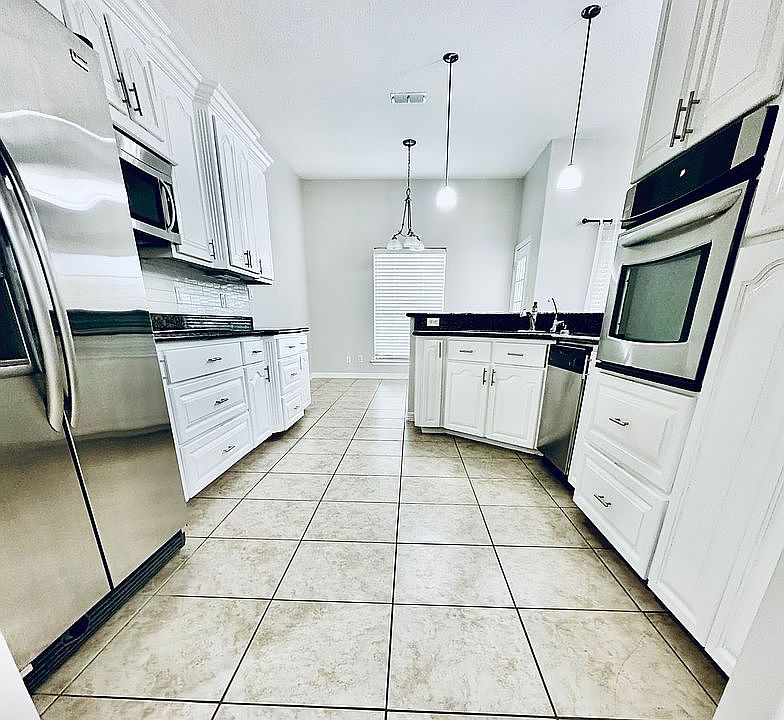 1st image of 2822 Westchester Ln